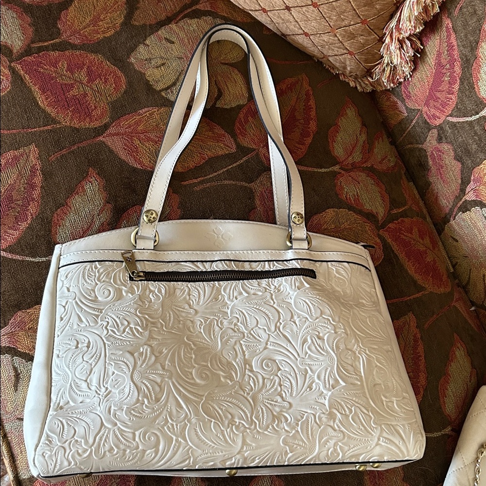 Patricia Nash Floral Tooled Poppy Shoulder Bag - Picture 5 of 16